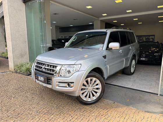 MITSUBISHI PAJERO FULL 3.8 HPE 4X4 V6 24V GASOLINA 4P AUTOMÁTICO MITSUBISHI PAJERO FULL 3.8 HPE 4X4 V6 24V GASOLINA 4P AUTOMÁTICO